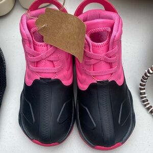 Toddler sneakers